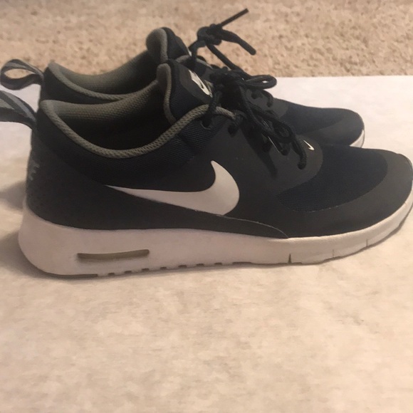 Navy blue Nike’s - Picture 4 of 6